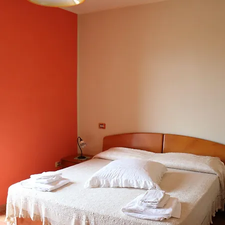 לינה וארוחת בוקר La Casa Di Ivana 3*