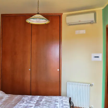לינה וארוחת בוקר La Casa Di Ivana סן ניקולה ארצ'לה