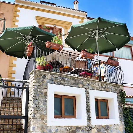 住宿加早餐酒店 La Casa Di Ivana 圣尼科拉阿尔切拉