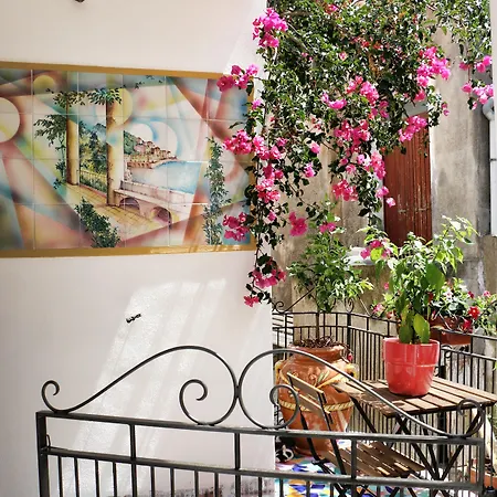 La Casa Di Ivana 住宿加早餐酒店 圣尼科拉阿尔切拉