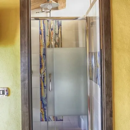 La Casa Di Ivana לינה וארוחת בוקר סן ניקולה ארצ'לה
