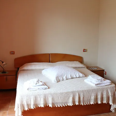 La Casa Di Ivana 3* סן ניקולה ארצ'לה