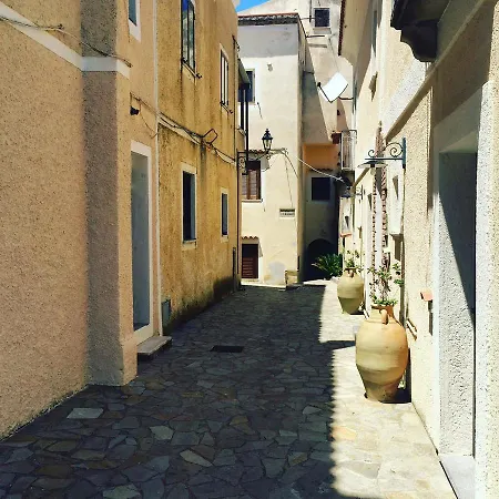 La Casa Di Ivana 3* סן ניקולה ארצ'לה