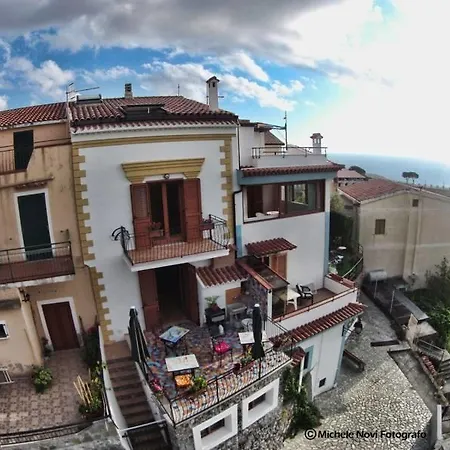 לינה וארוחת בוקר La Casa Di Ivana 3*