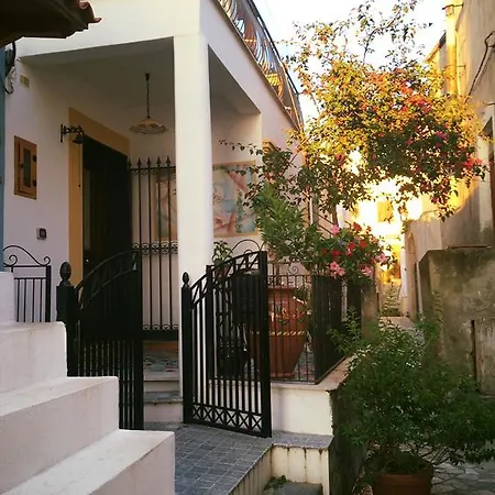 לינה וארוחת בוקר La Casa Di Ivana
