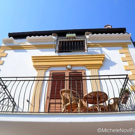 La Casa Di Ivana Oda ve Kahvaltı San Nicola Arcella