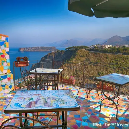 לינה וארוחת בוקר La Casa Di Ivana